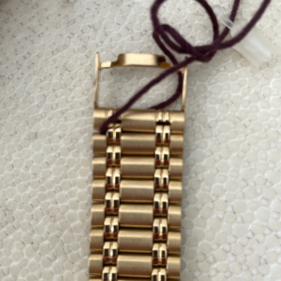 New! Vintage Gruen Quartz Watch w/ Diamond Marker - Picture 15 of 16